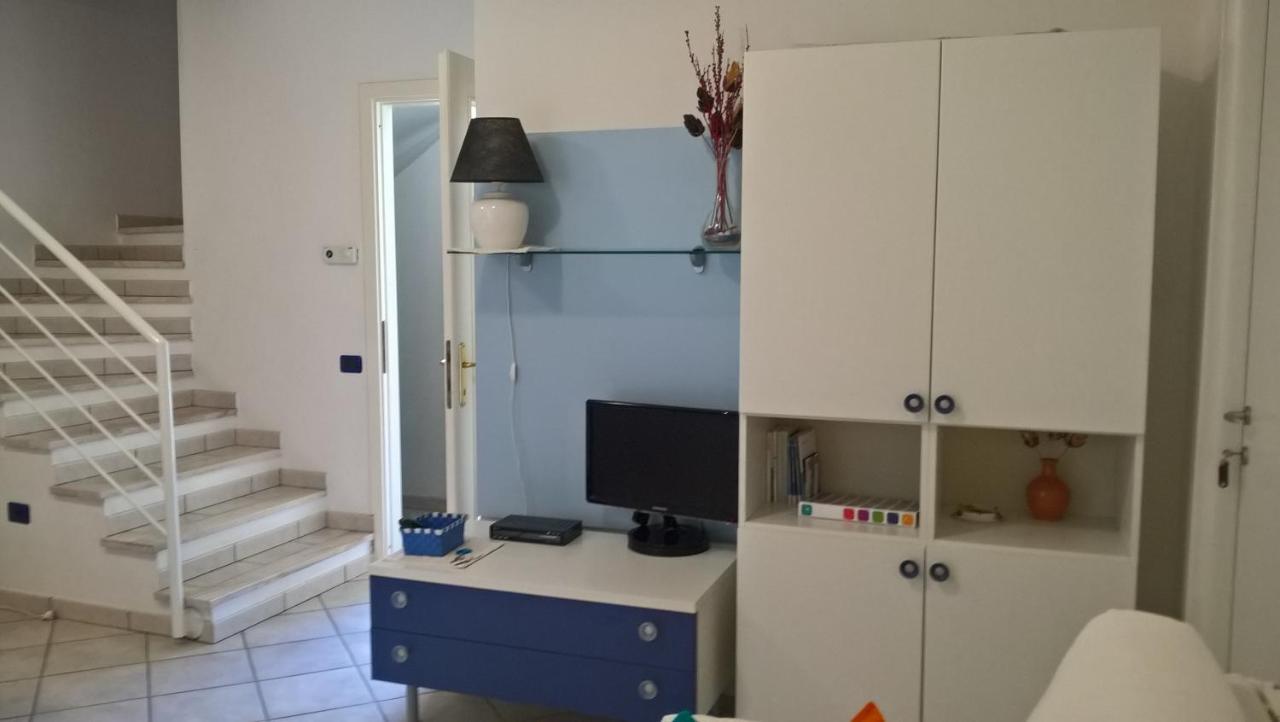 La Casa Nel Borgo Villa Chia Exteriör bild
